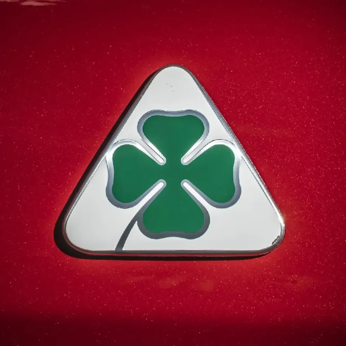 Alfa Romeo Quadrifoglio Fender Emblem